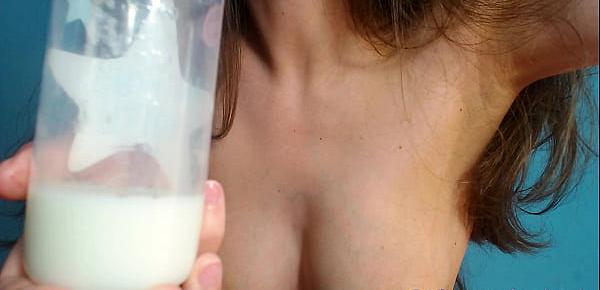  Mom pumping her tits to drink her sweet milk www.myclearsky.livemyclearsky